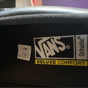 NEW ! Black leather Vans Men’s size 11